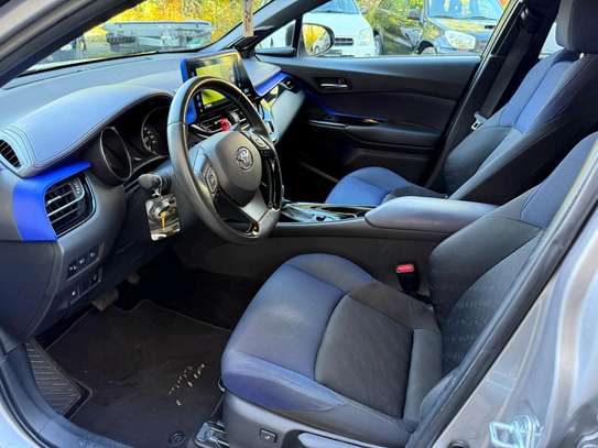 TOYOTA C HR image 6