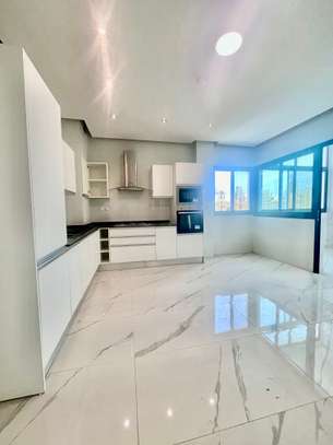 Appartement F5 à louer au Point E image 9