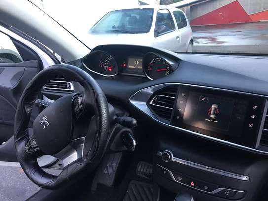 Peugeot 308 2016 image 8