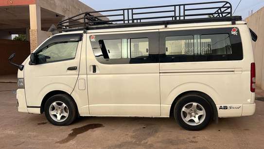 Toyota mini car Année 2015 image 2