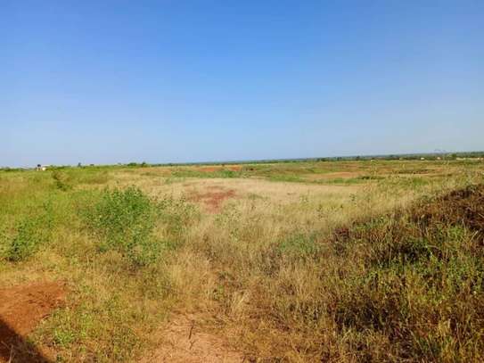 Terrain Industriel 8 779 m² — Axe Tassette image 3