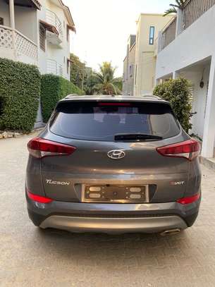 Hyundai Tucson image 1
