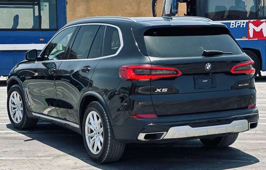Bmw x5 2021 image 6