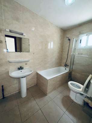 Appartement F4 à  louer au Point E image 4