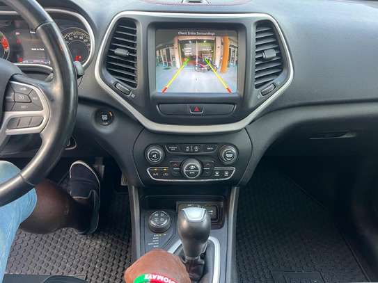 Jeep Cherokee Trailhawks image 5