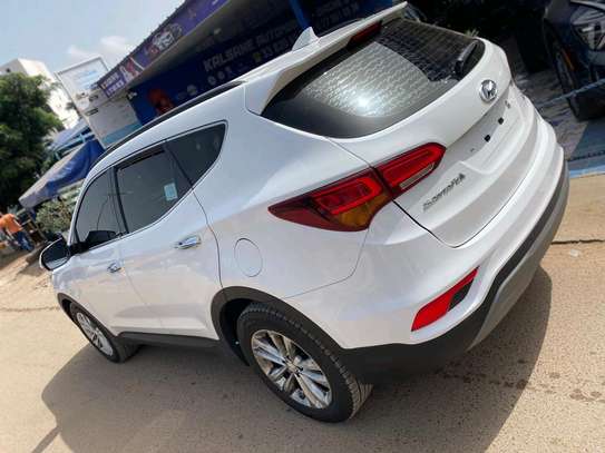 Hyundai sanyafe 2018 7 place image 4