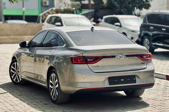 Renault SM6 2016 image 2