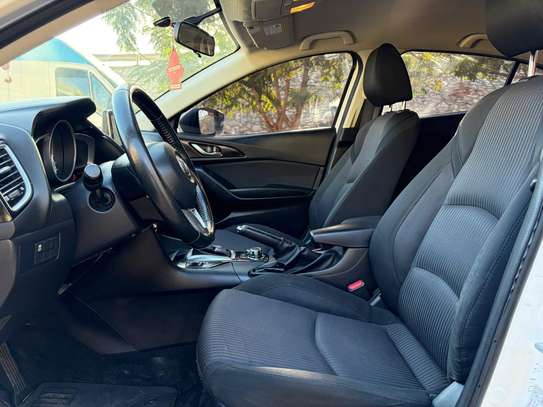 MAZDA 3   2017 image 4