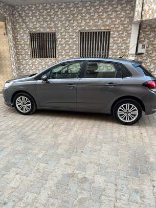 Très belle Citroën C4 image 2