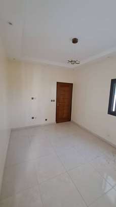 APPARTEMENTS F3 (2 CHAMBRES) A LOUER NGOR - ALMADIES image 8