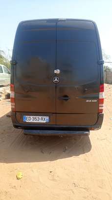Mercedes Benz sprinter image 3