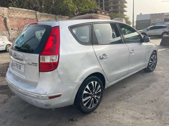 Hyundai Elantra 2012 image 6