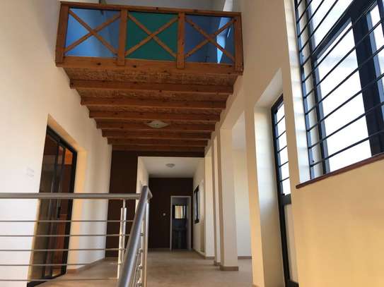 Villa à louer aux Almadies vers King Fahd Palace image 12