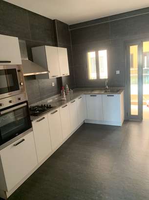 Très bel Appartement F4 à louer image 2