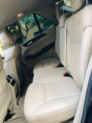 Mercedes ML350 image 9