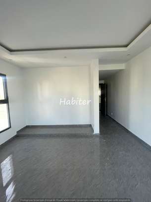 Appartement à louer au Point E image 5