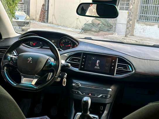 Peugeot 308 2017 image 5