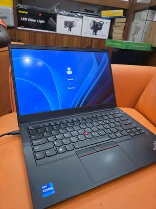 Lenevo ThinkPad E14 de image 2
