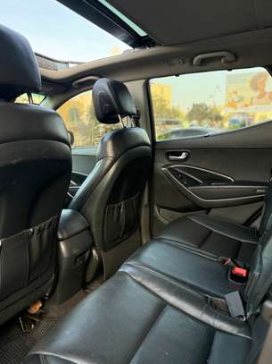 Hyundai SANTAFE image 9