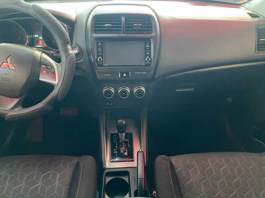 2020 Mitsubishi outlander/RVR image 10