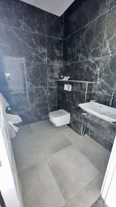 Appartements F4 + chambre domestique Almadies (340m2) image 11