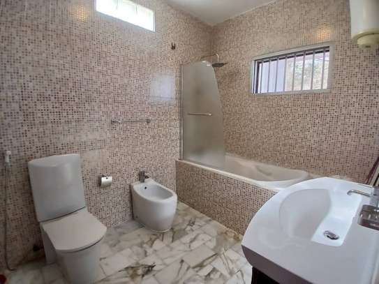 Belle Villa avec piscine a Ngor-Almadies image 3