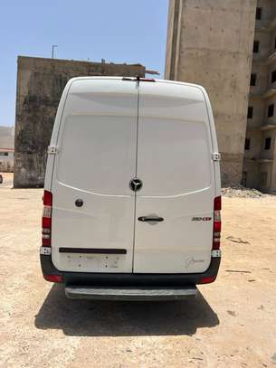 mercedes sprente image 2