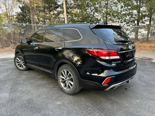 Hyundai Santa Fe XL image 4