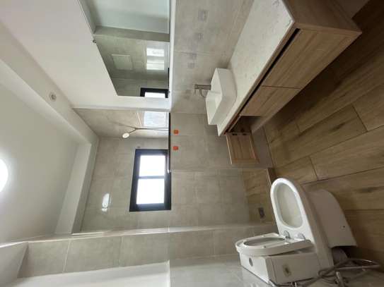 Appartement F4 non meublé à louer image 6