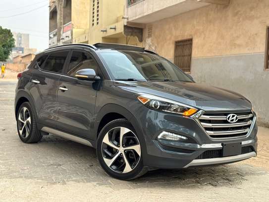 Hyndai Tucson image 4