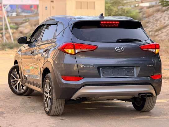 HYUNDAI  TUCSON 2017 image 3