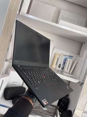 Lenovo ThinkPad P14S - AMD Ryzen 7 image 1