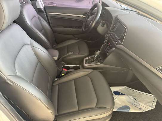 Hyundai Avante 2017 image 5