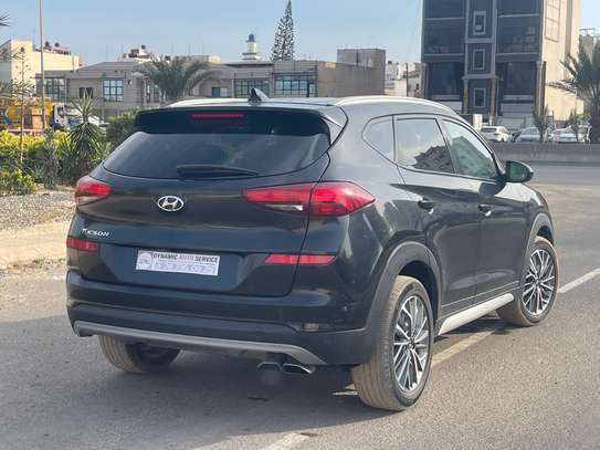 Hyundai Tucson 2019 venant essence automatique image 4