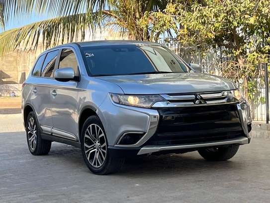 Mitsubishi Outlander 7 places image 8