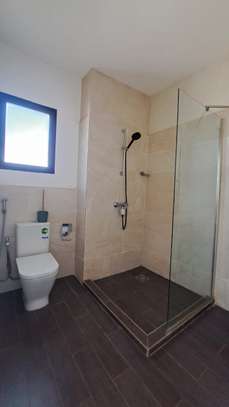 APPARTEMENT F4 A LOUER A NGOR image 11