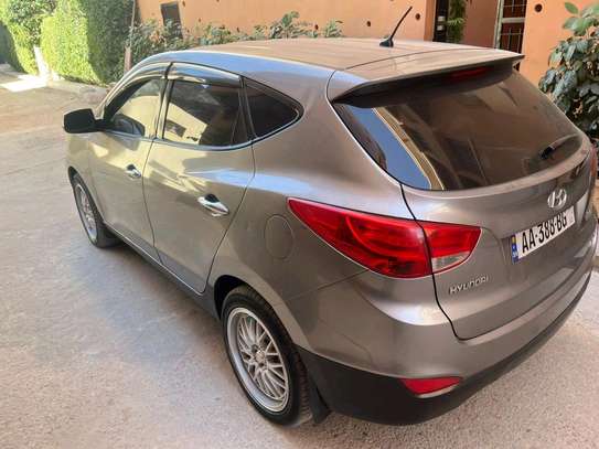 Hyundai tucson image 1