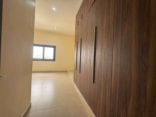 Penthouss à louer aux Almadie derrière Philippe Moris image 9