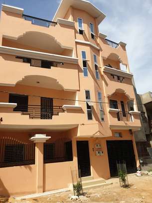 Appartement neuf à louer 2e étage RUFISQUE OUEST image 2