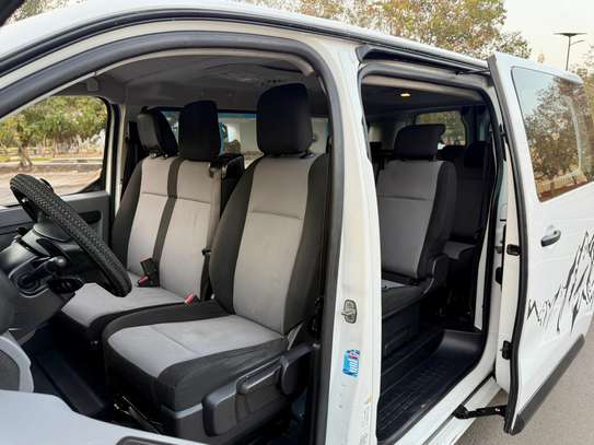 Peugeot Expert 2018 / 9 Places image 6