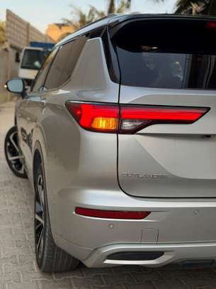 MITSUBISHI  OUTLANDER Année 2024 image 11