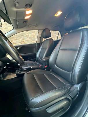 Kia stonic Année 2018 image 15