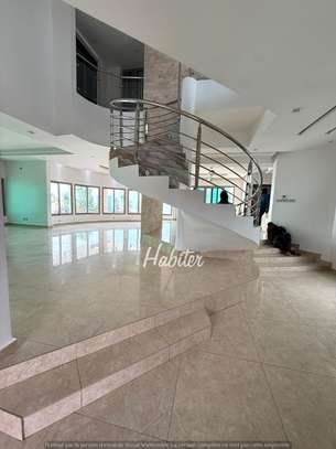 Villa R+2 à louer aux Mamelles image 8