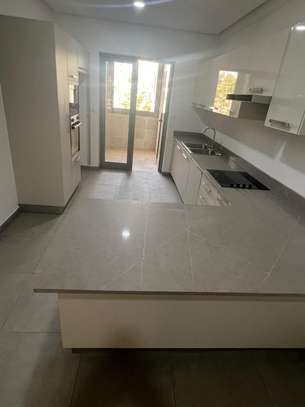 Bel appartement F5 au Point E image 9
