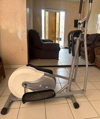 Vélo elliptique Energetics XT 121 – Bon état image 2