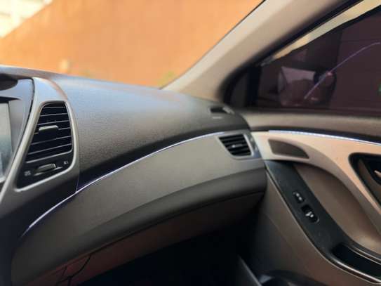Hyundai Elantra image 12