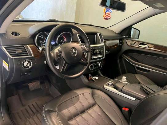 Mercedes GLS 450 image 9