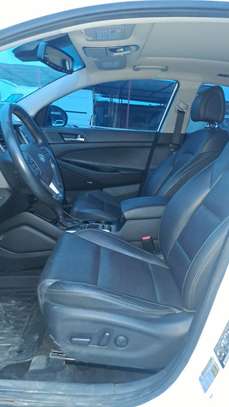 Hyundai Tucson 2018 ultimate super clean image 12