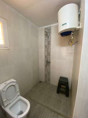 APPARTEMENT MEUBLE F4 A LOUER A DIAMNIADIO image 8