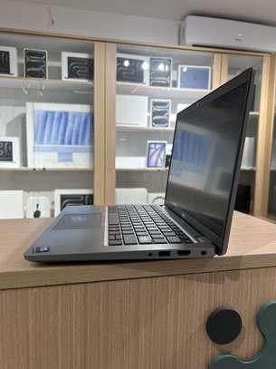 Dell Latitude 5450 - Intel Ultra 5 | 16GB RAM | 256 image 4